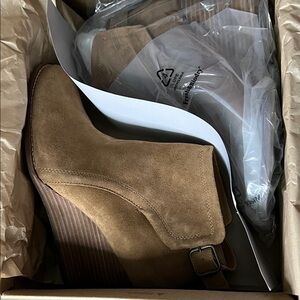 Lucky Brand Honey Oiled Suede Boots